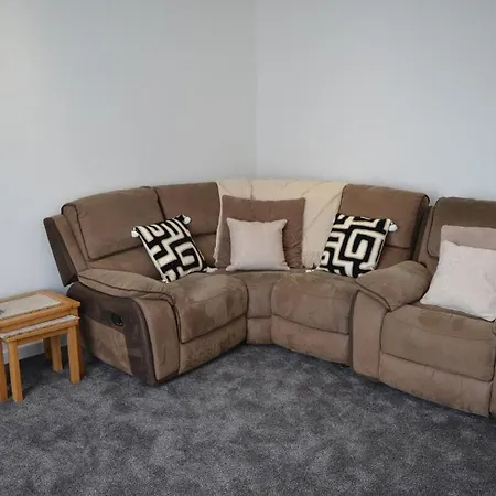 Spacious 2 Bed Flat In Easton דירה בריסטול