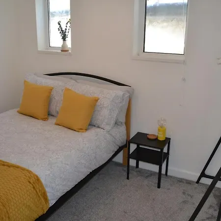 Spacious 2 Bed Flat In Easton דירה בריסטול