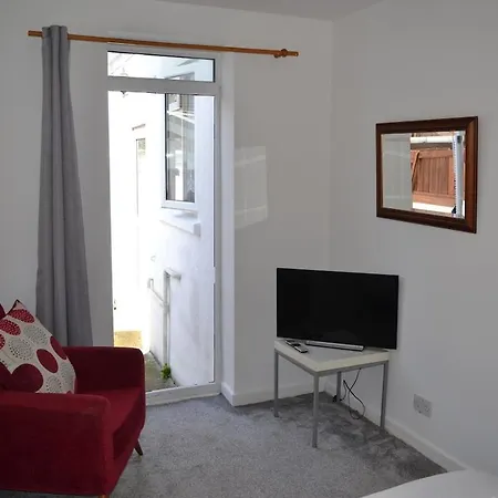 Apartment Spacious 2 Bed Flat In Easton